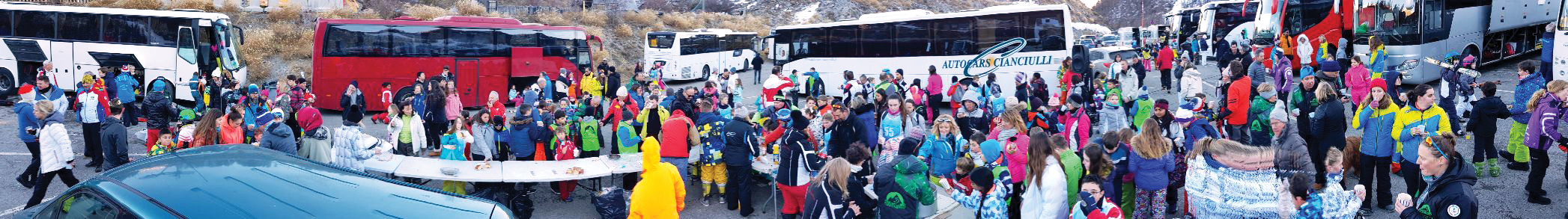 Rassemblement petit déjeuner avant la journée de ski